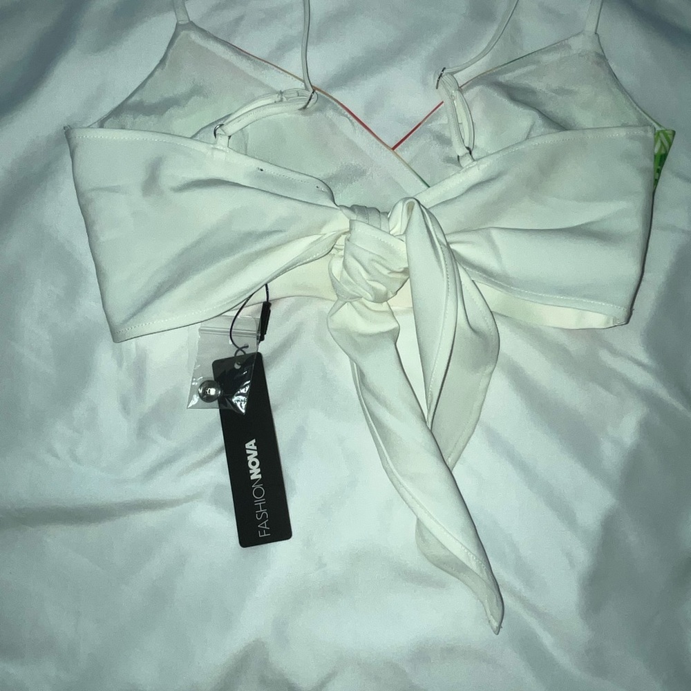 Fashion Nova Green and White Palm Print Set Shorts - Picture 3 of 5